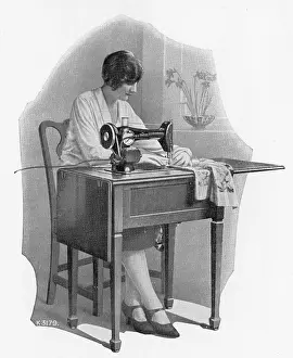Dressmaker: Singer Sewing Machine - model 66K