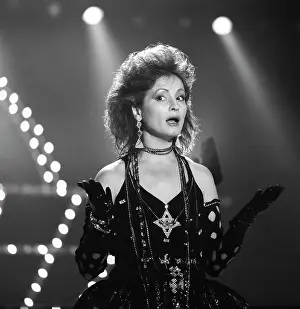 Sings: Singer Sofia Rotaru, 1987