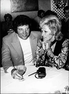 Bibi: Singer Tom Jones 1940 -
