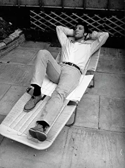 Shepperton: Singer Tom Jones 1940 -
