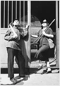 Helmuts: SINGERS FIREWATCHING