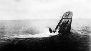 Raiding: Sinking of an English ship in World War I
