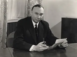 Honfraes: Sir Arnold Alexander Hall