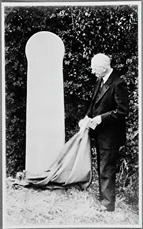 Forgery: Sir Arthur Keith at the Piltdown memorial
