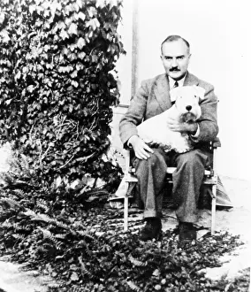 Mallowan: Sir Max Mallowan, English archaeologist