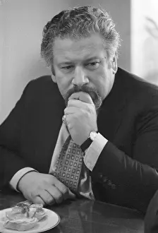 Oldrich: Sir Peter Ustinov - Prague - visit