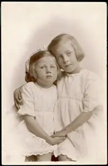 Joanna Sanderson: SISTERS 1930S