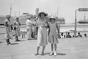 Hildi Reinhart: Two sisters at the docks in Port Said, Egypt