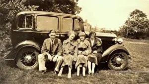 Thirties Style: Sitting on the running board