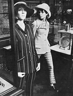Mono: Sixties fashions