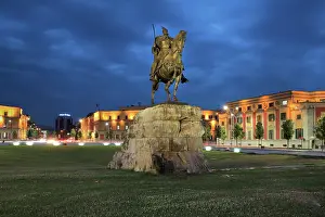 Mano: Skanderbeg statue, Skanderbeg Square, Tirana, Albania