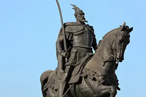 Mano: Skanderbeg statue, Skanderbeg Square, Tirana, Albania