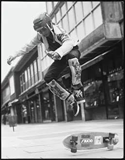 Shin: SKATEBOARDER 1970S