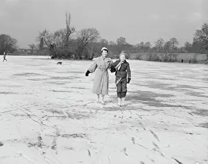 Iceskating: Skaters on Danson Lake, Bexley