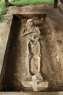 Arqueologico: Skeleton, Christian cemetery, La Isabela, Dominican