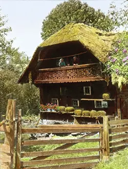Joglland: Skeps in front of a house