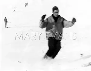 Zooms: SKIER