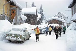 Arlberg: skiers - snow - winter - Austria