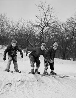 Braving: Skiing - boys - braving - fun - snow - downhill