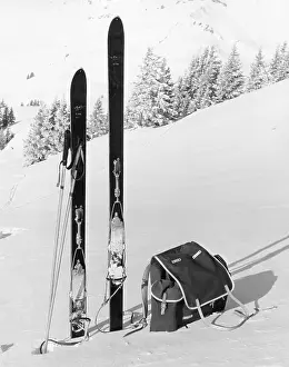 Skiis: SKIING EQUIPMENT