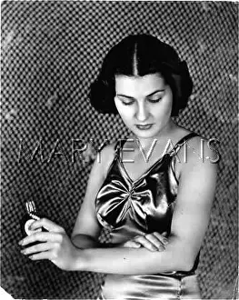 Evenly: SKINCARE 1940S