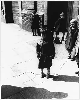 Skip: SKIPPING IN THE STREET