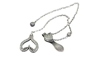 Lifter: Skirt Lifter
