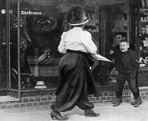 Ridicule: Skirt-like pants, 1910