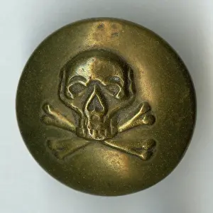 Crossbones: Skull and crossbones military button