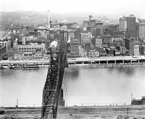 Monongahela: Skyline - Cityscape - Bridge - Pittsburgh