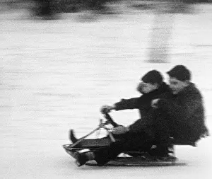 Toboggans: SLEDGING C1960