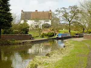 Reopened: Small aqueduct, Worcester Birmingham Canal