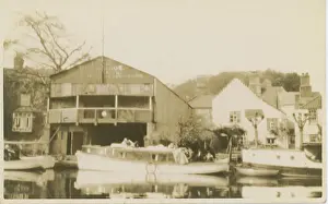 Riverside: Small Harbour