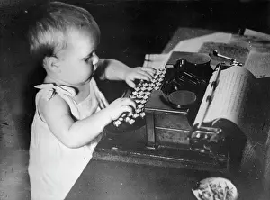 Stenotypist: Small stenotypist
