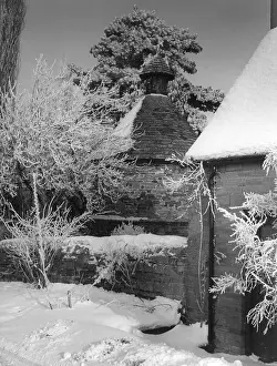 1320: SNOW-COVERED DOVECOTE