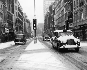 Adverse: SNOW ON OXFORD STREET