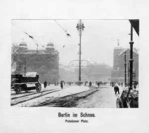 Hurry: Snow on Potsdamer Platz in Berlin, 1918