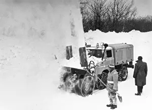 Blower: Snow removal with a snow blower 1969