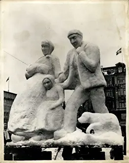 Krause: Snow statues for Dutch flood relief, Copenhagen, Denmark