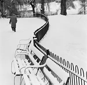 Waterlow: Snow in Winter
