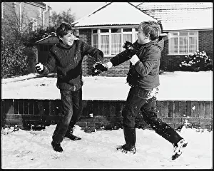 Prank: SNOWBALL FIGHT