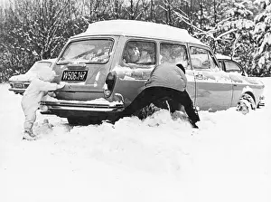 Snowed: Snowed in car 1970