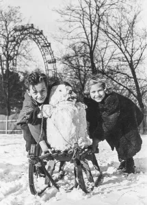 Imagno Brandstätter Images Gmbh: Snowman on a sled in Vienna Prater