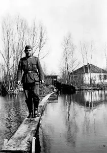 Crosses: Snowmelt in the northern section of the Eastern Front, 1942