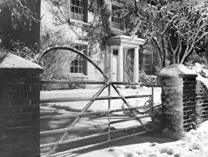 Braintree: SNOWY GEORGIAN MANSION