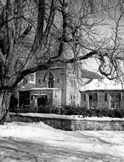 Badby: SNOWY OLD SCHOOL HOUSE