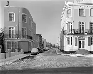 Paul Barkshire: SNOWY WINDSOR