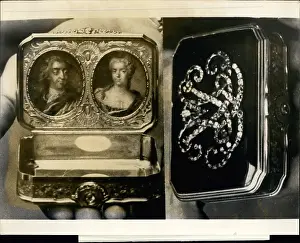 Miniatures: Two snuffboxes sold at Sotheby's, London