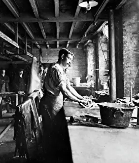 Soaking: Soaking out colour, leather production