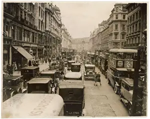 Standstill: SOCIAL/REGENT ST 1930